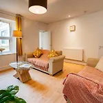 Дом отдыха Stella's Cottage- Cute Traditional In South West By Stae-homes *