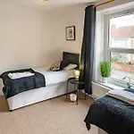 Stella's Cottage- Cute Traditional In South West By Stae-homes * Бристоль