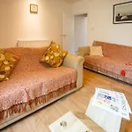 Дом отдыха Stella's Cottage- Cute Traditional In South West By Stae-homes *