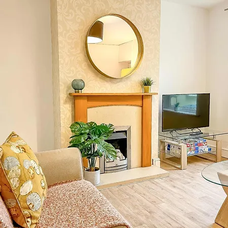 Holiday home Stella's Cottage- Cute Traditional In South West By Staystaycations Bristol