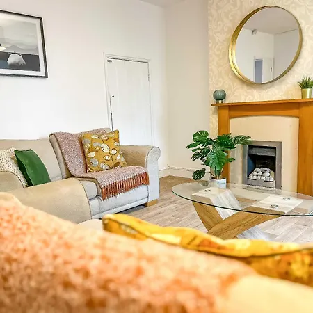 Stella's Cottage- Cute Traditional In South West By Staystaycations Holiday home *