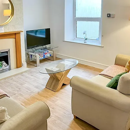 Stella's Cottage- Cute Traditional In South West By Staystaycations Holiday home *