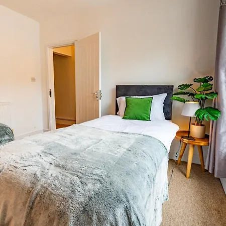 Stella's Cottage- Cute Traditional In South West By Stae-homes Ferienhaus Bristol