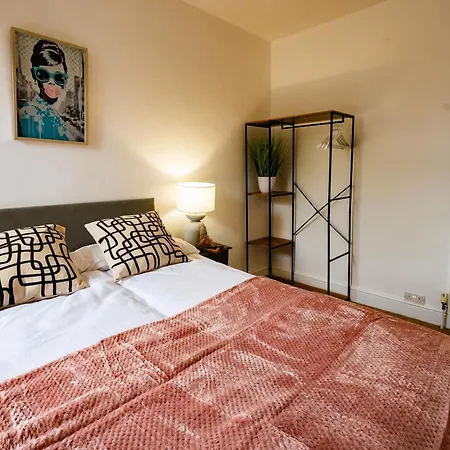 Stella's Cottage- Cute Traditional In South West By Stae-homes Bristol