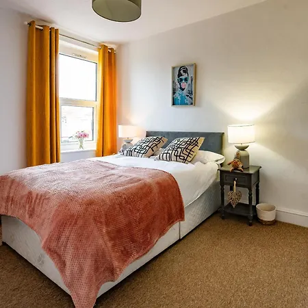 Дом отдыха Stella's Cottage- Cute Traditional In South West By Staystaycations