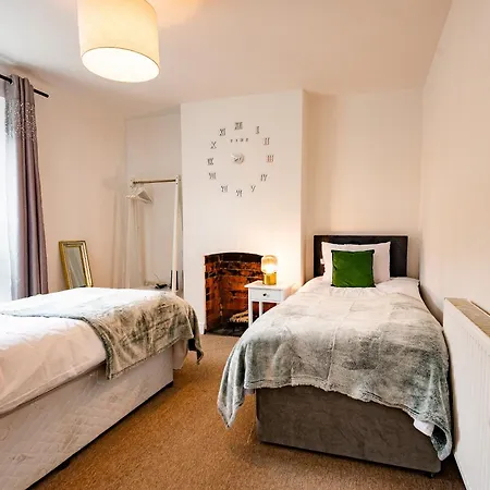 Stella's Cottage- Cute Traditional In South West By Stae-homes Ferienhaus Bristol