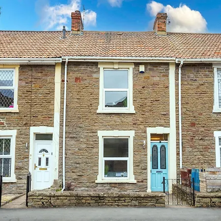 Дом отдыха Stella's Cottage- Cute Traditional In South West By Staystaycations