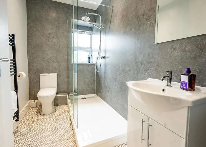 Stella's Cottage- Cute Traditional In South West By Stae-homes Vakantiehuis Bristol