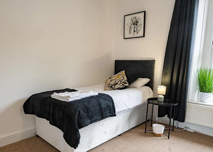 Stella's Cottage- Cute Traditional In South West By Stae-homes * Bristol