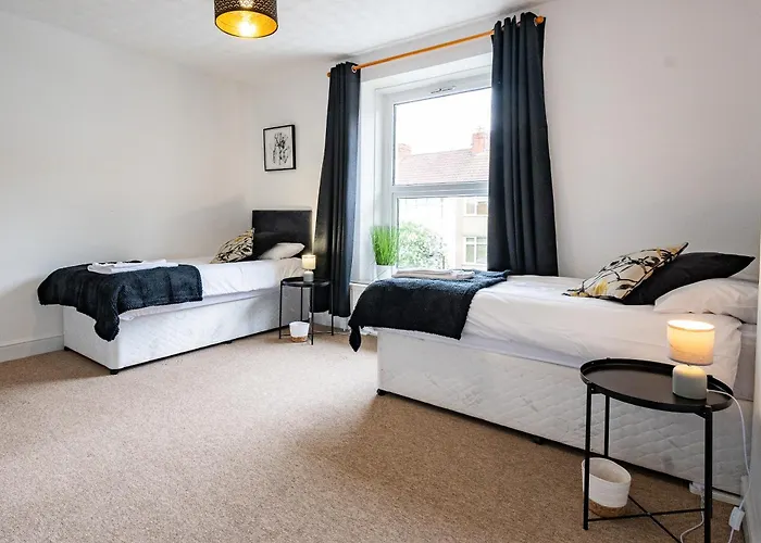 Stella's Cottage- Cute Traditional In South West By Stae-homes Holiday home *