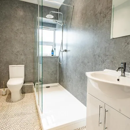 Stella's Cottage- Cute Traditional In South West By Stae-homes Holiday home Bristol