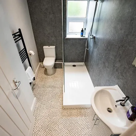 Feriehus Stella's Cottage- Cute Traditional In South West By Stae-homes Bristol